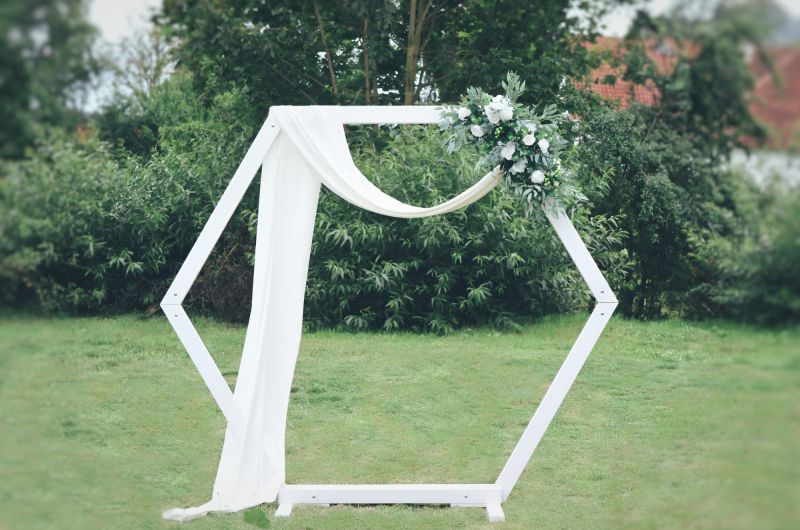 Svatební brána Hexagon bílý